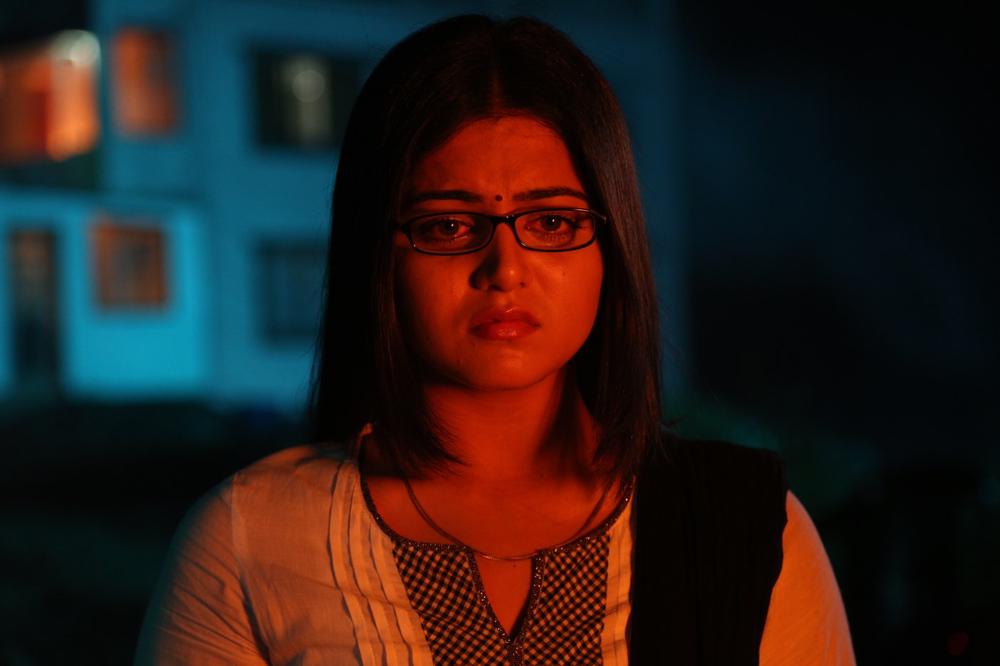 Waqima Gabbi stills from Maalai Nerathu Mayakkam