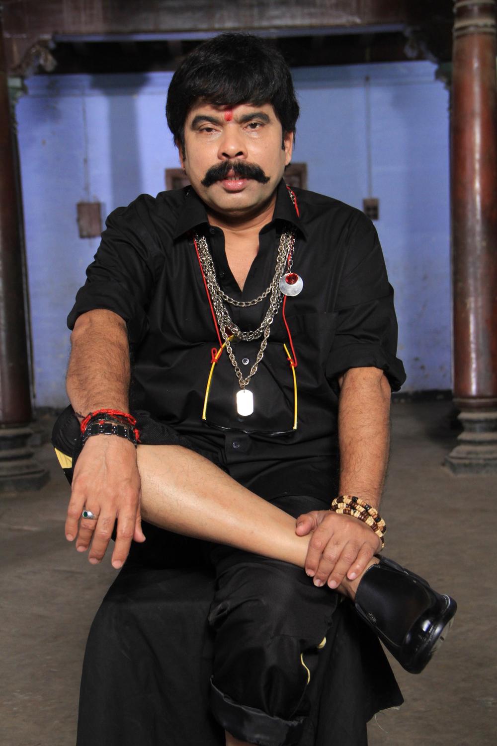 Seeni Tamil Movie Stills | Oviya, Power Star, Radha Ravi