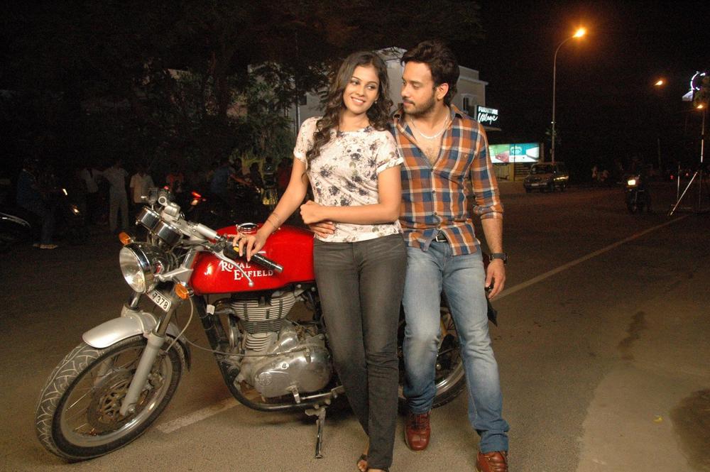 Ennodu Vilayadu Tamil Movie Stills | Bharath, Chandini Tamilarasan