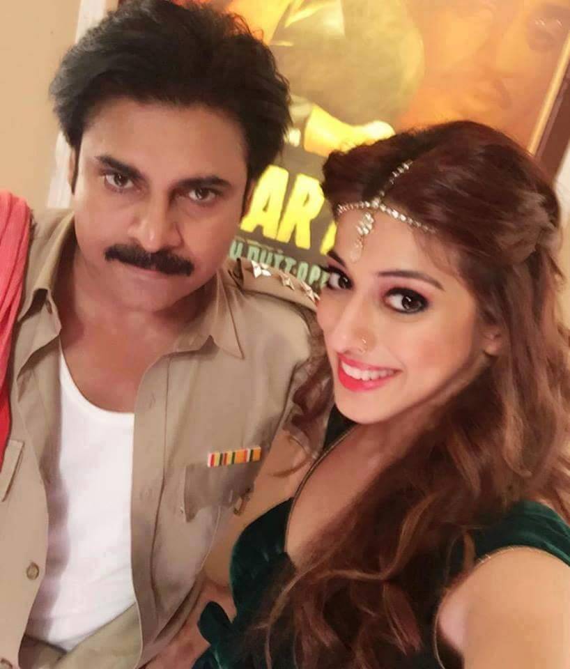 Raai Laxmi with Pawan Kalyan at Sardaar Gabbar Singh sets
