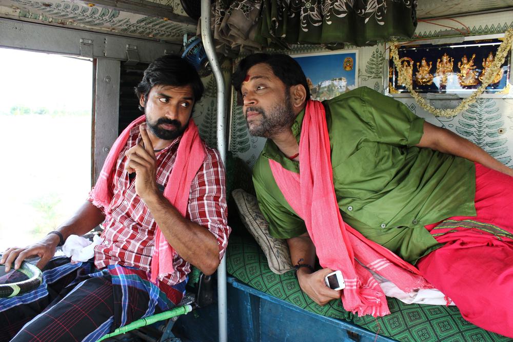 Nerungi Vaa Muthamidathe Tamil Movie Stills - Shabeer, Piaa Bajpai