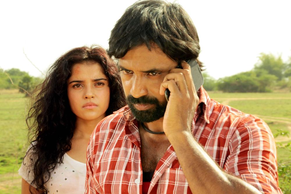 Nerungi Vaa Muthamidathe Tamil Movie Stills - Shabeer, Piaa Bajpai