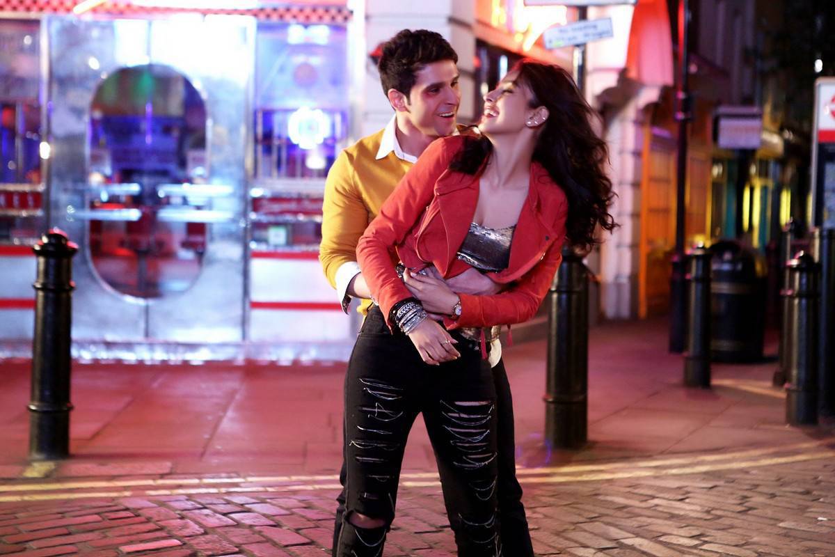 Girish Kumar and Navneet Kaur Dhillon Stills from Loveshhuda