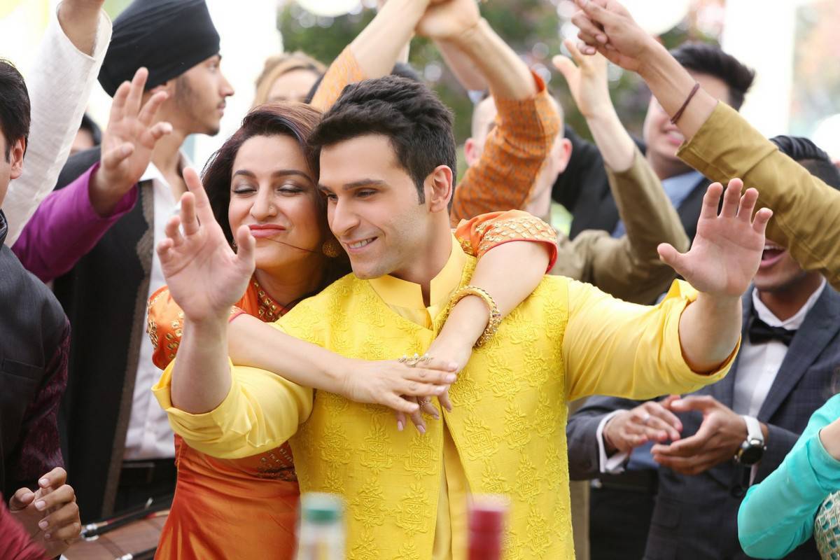 Girish Kumar and Navneet Kaur Dhillon Stills from Loveshhuda