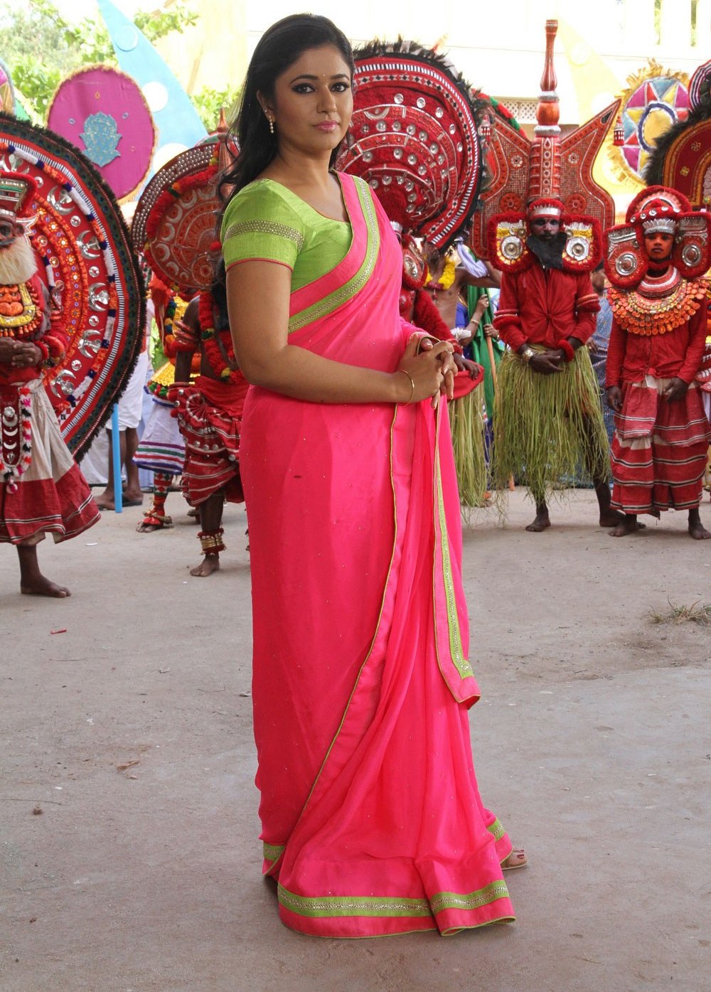 Poonam Bajwa Stills from Aranmanai 2