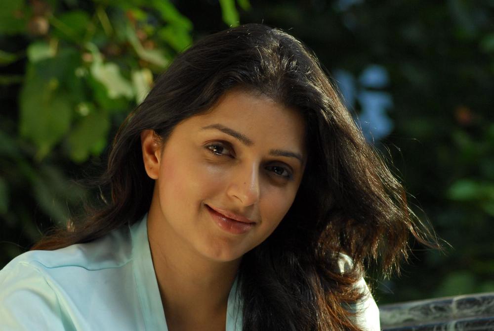 Kalavaadiya Pozhuthugal Tamil Movie Stills | Bhoomika Chawla
