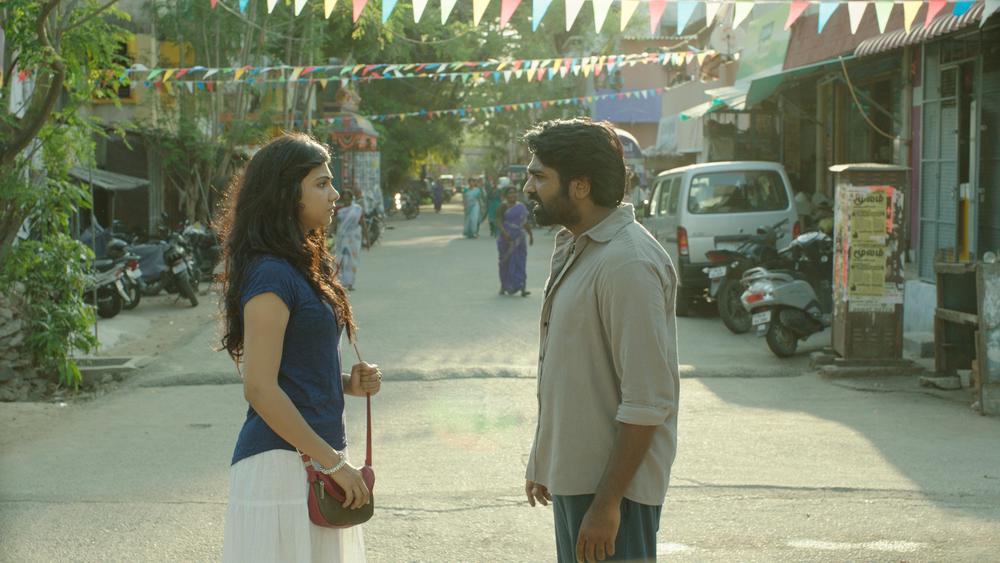Kadhalum Kadanthu Pogum Movie Stills -  Vijay Sethupathi, Madoona Sebastian