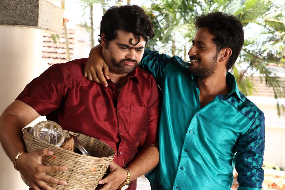 Oyee Tamil Movie Stills | Geethan Britto, Arjunan