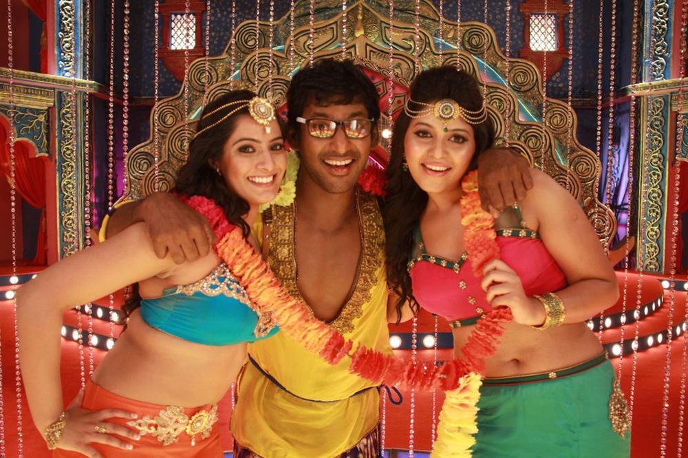 Madha Gaja Raja Tamil Movie Stills | Vishal, Anjali, Varalakshmi