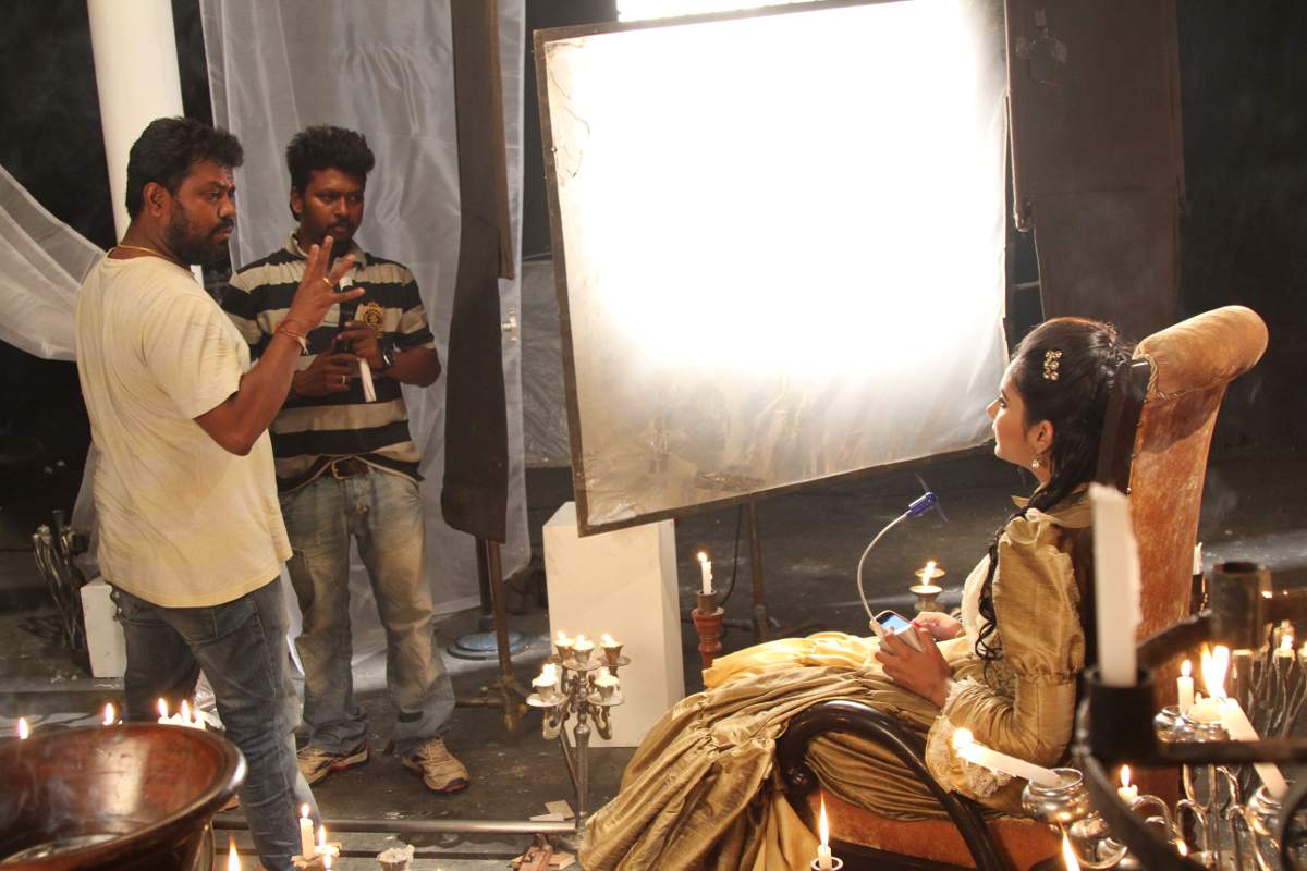 Mayam Kaana Varaiyo Song Working Stills from Kalam | Lakshmi Priyaa Chandramouli, Director Robert S Raj