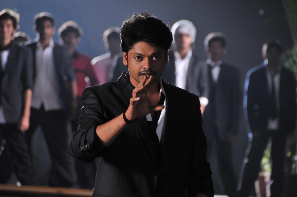 Stills from Ennul Aayiram Movie | Maha