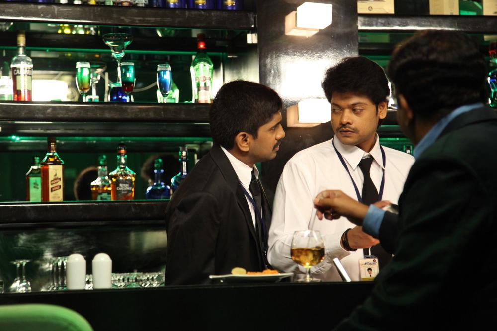Stills from Ennul Aayiram Movie | Maha