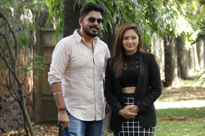 7 Naatkal Press Meet Stills | Sakthi Vasu, Nikesha Patel