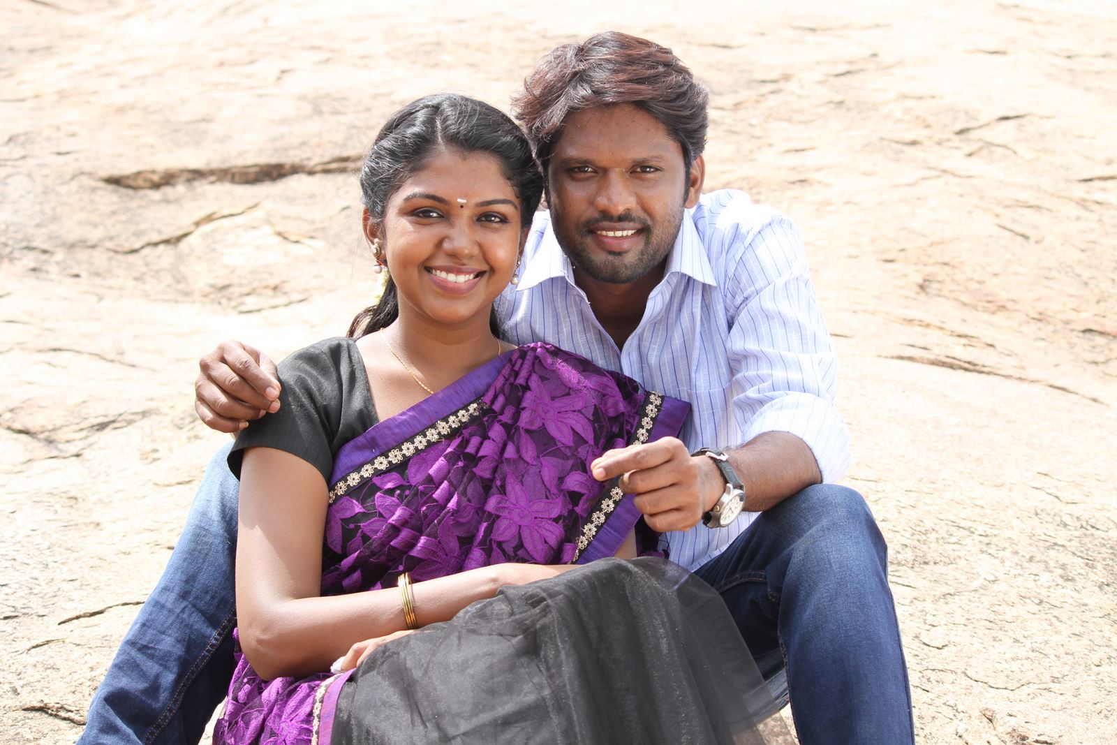 Enakku Veru Yengum Kilaigal Kidaiyathu Movie Stills