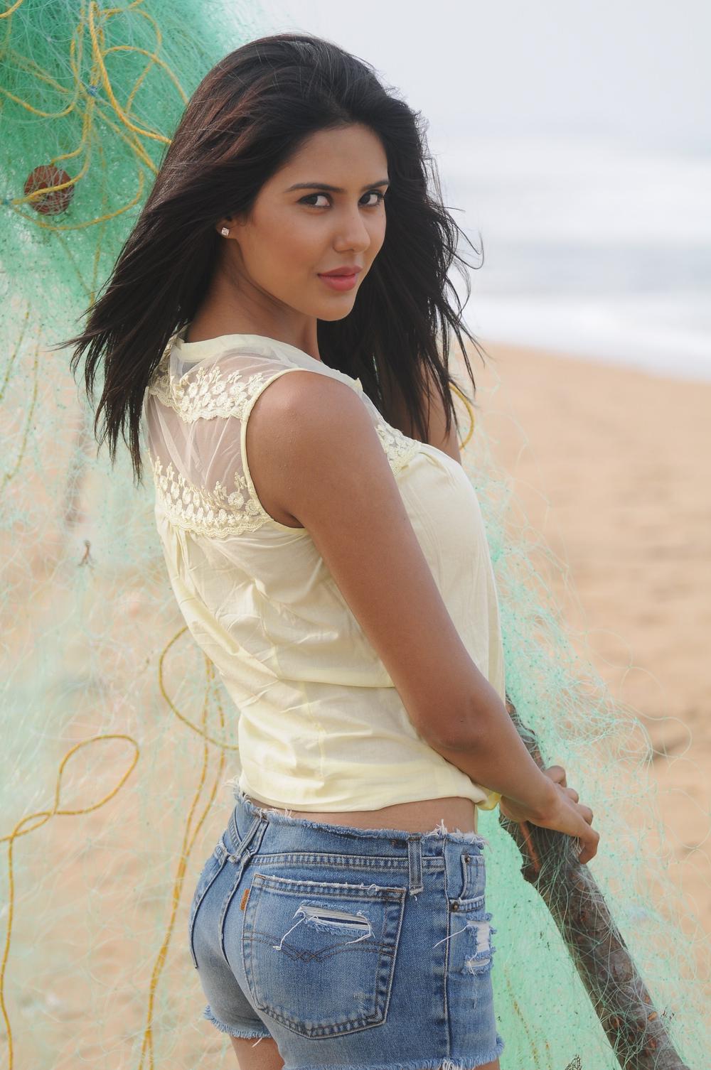 Kappal Tamil Movie Stills | Sonam Bajwa