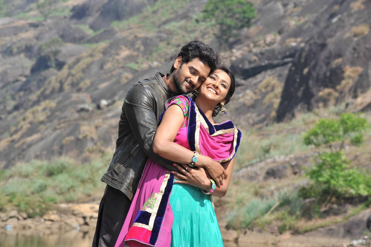 Sumanth Ashwin-Pooja Jhaveri | Right Right Telugu Movie Stills
