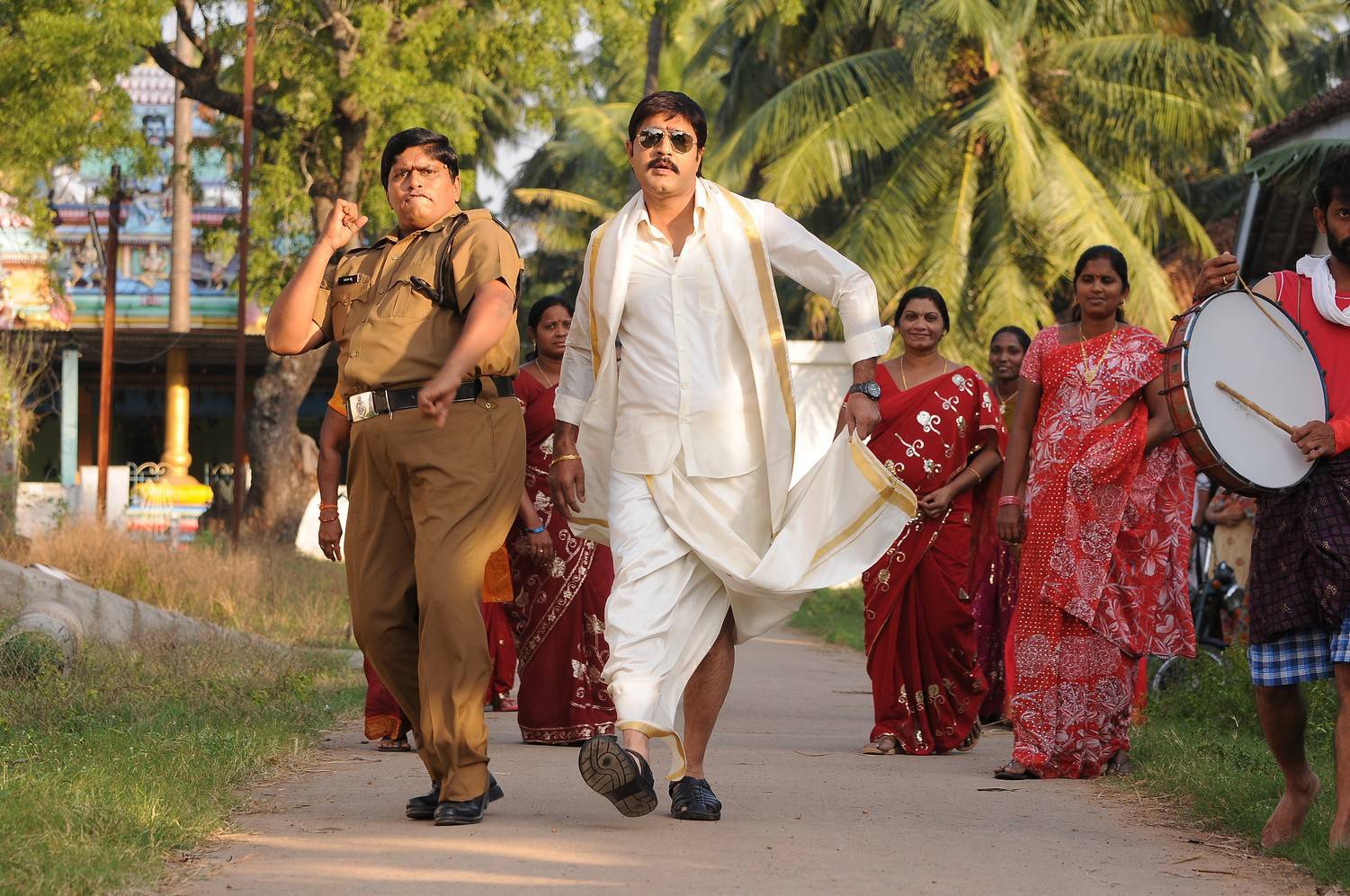 Natu Kodi Telugu Movie Stills