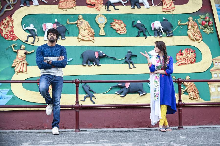 Chandamama Raave Movie Stills |  Naveen Chandra, Priyal Gor