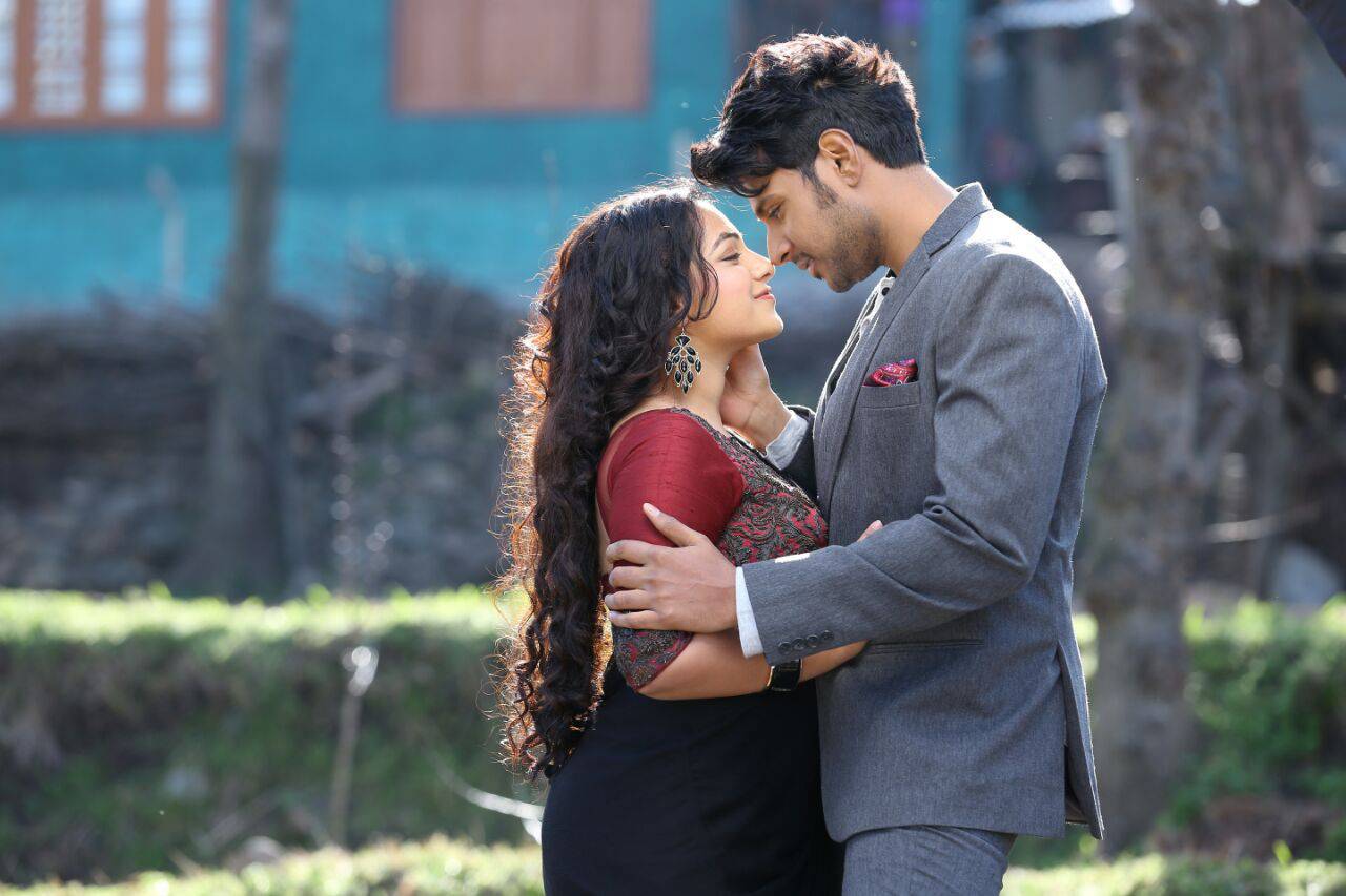 Okka Ammayi Thappa Movie Stills