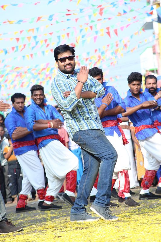 Adra Machan Visilu Movie Latest Stills